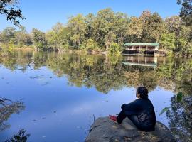Rukhad Jungle Camp - Pench，位于Garhpahra的木屋