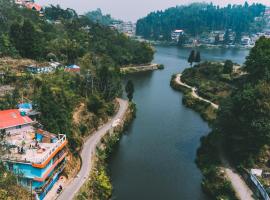 Pradhan Homestay Mirik - Homestay beside Mirik Lake 02，位于Mirik的民宿