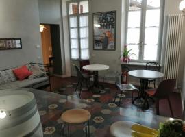 L' estate di san Martino Room Rental - free park，位于阿斯蒂的酒店