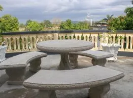 Van Villa Guesthouse