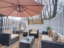 Quaint Arlington Vacation Rental with Patio!