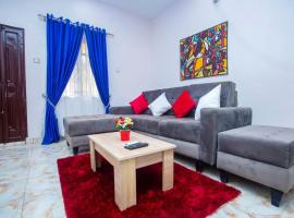 AJI Warm 2BED Apartment (Ijegun, Lagos)，位于拉各斯的度假短租房