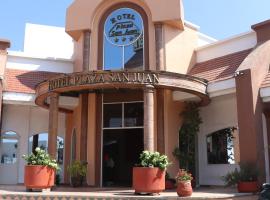 Hotel Plaza San Juan，位于圣胡安－德洛斯拉戈斯的酒店