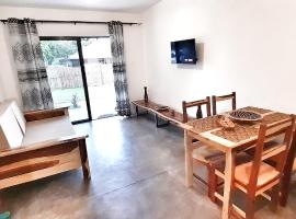 Savanna Tree Apartments - self catering town center，位于利文斯顿的酒店