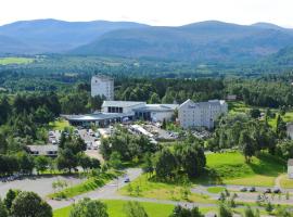 Macdonald Morlich Hotel at Macdonald Aviemore Resort，位于阿维莫尔的酒店