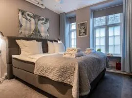 The Churchill 5 by Daniel&Jacob's