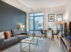 Hayes Valley Studio w Rooftop WD 1 min to BART SFO-112