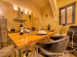 Roam Gozo - The Bunker - Stunning 1 Bed Farmhouse Condo - Rare Find!，位于休吉让的酒店