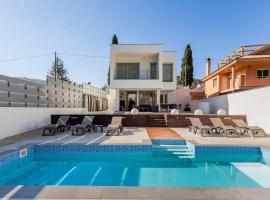 Exclusiva Villa de Lujo con piscina，位于卡涅利亚斯的度假短租房