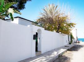 Villa bord de mer piscine chauffée et terrasse，位于Douar el Hafey的酒店