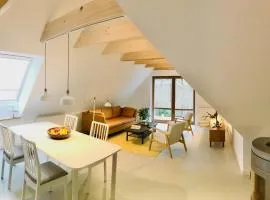 Moorblick! Große Dachwohnung mit Kamin und Sauna