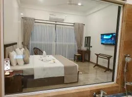 Sigiriya Cashew Palace Resort