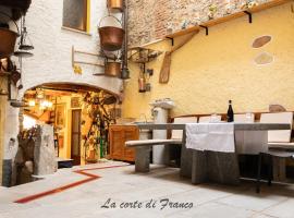 La Corte di Franco - 4 appartamenti lago Lugano，位于Brusimpiano的酒店