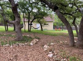 Boulder Bluff Inn，位于圣马科斯的度假屋