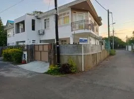 Cosy Apartment in Pereybere, Grand Baie - 35 m² with Terrace