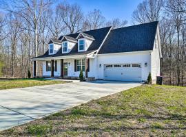 Goodlettsville Home about 4 Miles to Raceway!，位于古德利茨维尔的酒店