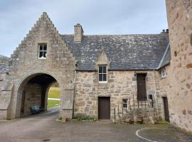 Courtyard Cottage - Drum Castle，位于班科里的酒店