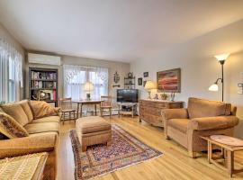 Hadley Vacation Rental 24 Mi to Springfield!，位于哈德利的酒店