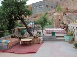 Riad Les 5 Lunes，位于Aït Idaïr的摩洛哥传统庭院