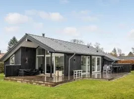 Awesome Home In Stubbekbing With Wifi And 2 Bedrooms