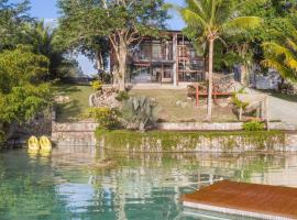 Casa Villa Real W Stunning Lagoon Views!，位于巴卡拉尔的酒店