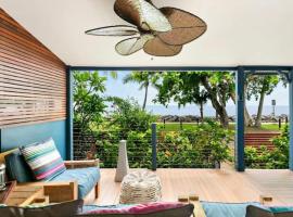 Villa Oshea - Balinese Beachfront Escape with Pool，位于Machans Beach的带泳池的酒店