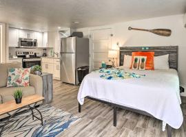 Cozy Siesta Key Dream Inn Rental Less Than half Mi to Beach，位于西耶斯塔岛的酒店