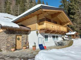 dog-friendly holiday home in Flachau，位于弗拉绍的酒店