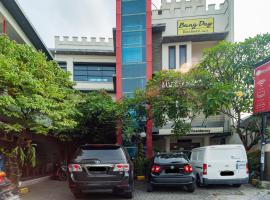 RedDoorz Plus near Universitas Indonesia，位于雅加达的旅馆