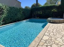 Villa de 3 chambres avec piscine privee jardin clos et wifi a Saint Raphael a 6 km de la plage