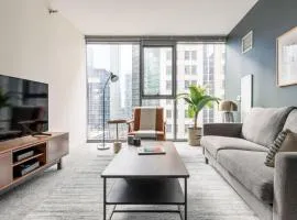 Loop 1BR w Pool Gym nr Theatre District CHI-277