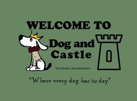 Dog and castle，位于Wood Walton的旅馆