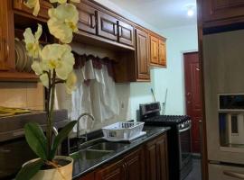 Comfortable home in San Fernando，位于圣费尔南多布莱顿港附近的酒店