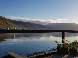 Waterfront retreat - 2 BR Boathouse