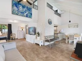 Oceanview Manor by "Peppy Beach Retreats" - Two Houses in One with Panoramic Views