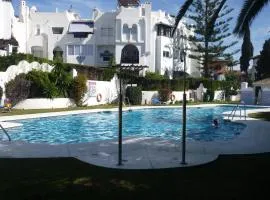 Perfect Location 2 bed Apt Calahonda