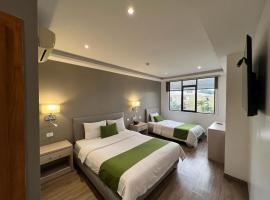 Hotel Plaza Monte Carlo，位于瓜亚基尔的酒店