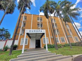 Europa Hotel Brasília，位于塔瓜汀加的带停车场的酒店