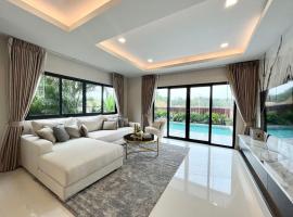 Southern Peak Pool Villa Huay Yai Pattaya，位于班怀雅Wat Khao Din Temple附近的酒店