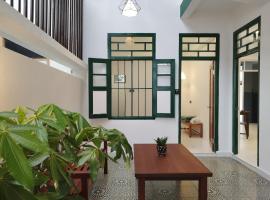 Nanyang Homestay 3 rooms 10 pax- Ground Floor，位于诗巫的酒店