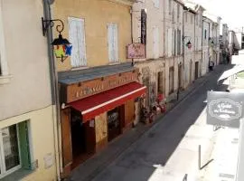 Maison aigues-mortaise dans la cité