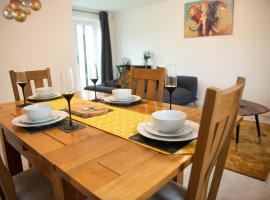 Chi-Amici-3bed home-St Neots-Near to train station，位于圣尼奥特的度假屋