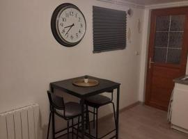 Petit maison villageoise，位于Moulineaux的酒店