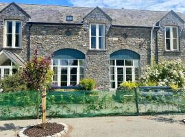 The Coach House at Moyglare Manor，位于梅努斯的酒店