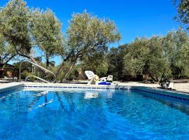 LA MEJORANA Coqueta casa de Campo con piscina en Málaga，位于维拉努埃瓦·德·塔皮亚的度假屋