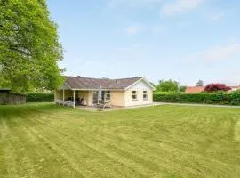 3 Bedroom Pet Friendly Home In Hejls