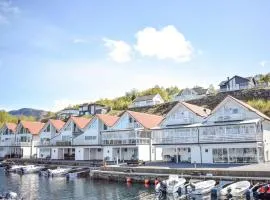 4 Bedroom Lovely Home In Vikebygd