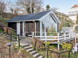 Awesome Home In Snekkersten With Wifi，位于斯内克斯坦的酒店