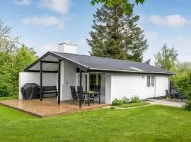 Gorgeous Home In Kirke Hyllinge With Kitchen