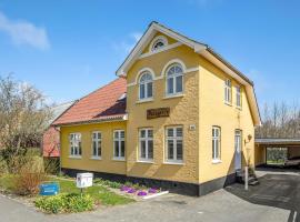 Stunning Home In Østermarie With Wifi，位于Østermarie的酒店